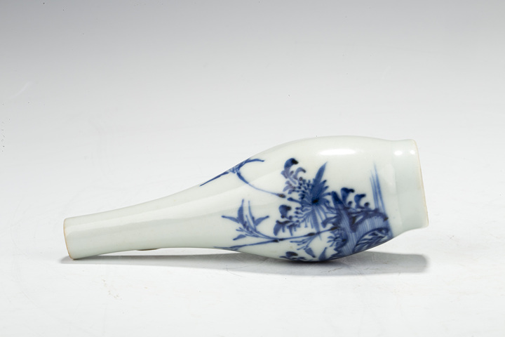古玩陶瓷明末清早·青花花卉紋凈瓶拍賣,當前價格5000元