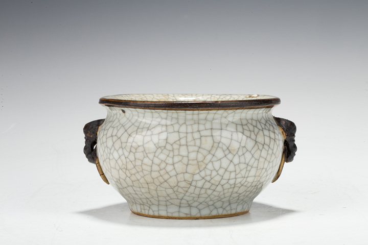 古玩陶瓷清中晚·哥釉獸耳香爐真品鑒賞圖