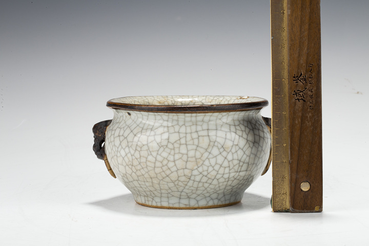 古玩陶瓷清中晚·哥釉獸耳香爐真品鑒賞圖