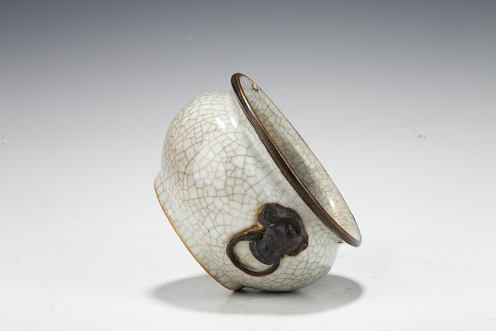 古玩陶瓷清中晚·哥釉獸耳香爐真品鑒賞圖
