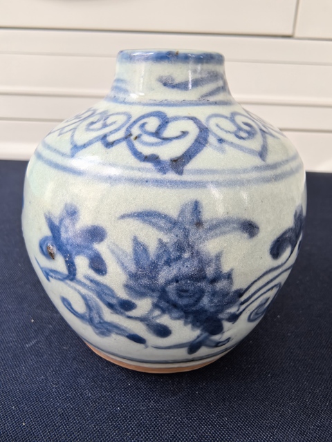 古玩陶瓷明中期青花纏枝花卉紋罐拍賣，當(dāng)前價格3980元