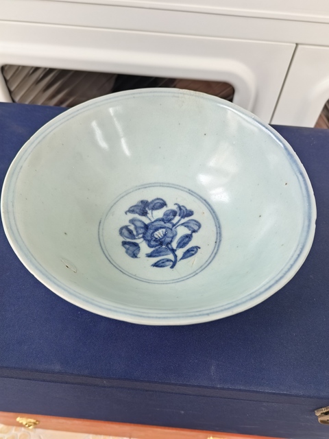 古玩陶瓷明中期青花纏枝花卉紋大碗拍賣，當前價格2980元