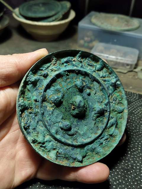 古玩銅器宋仿唐海獸葡萄紋銅鏡真品鑒賞圖