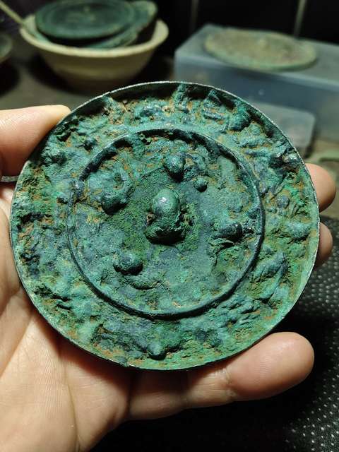 古玩銅器宋仿唐海獸葡萄紋銅鏡真品鑒賞圖