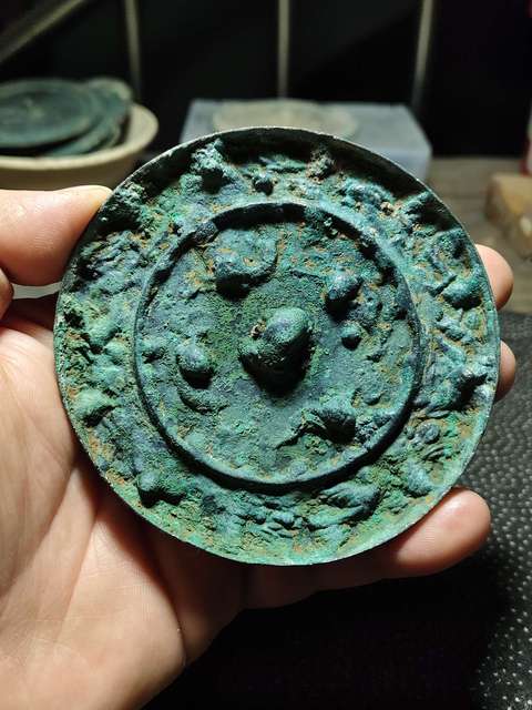 古玩銅器宋仿唐海獸葡萄紋銅鏡真品鑒賞圖