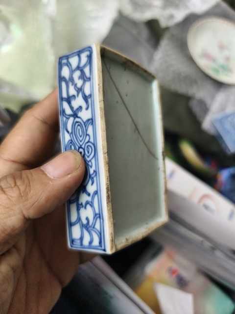 古玩陶瓷青花蓋盒真品鑒賞圖