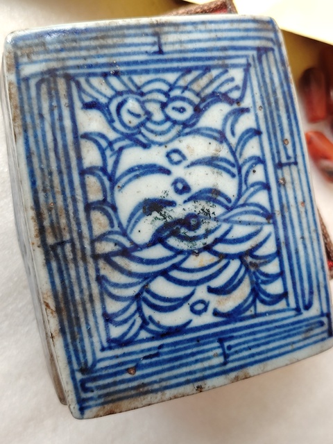 古玩陶瓷青花纏枝花卉紋蓋盒拍賣，當前價格488元