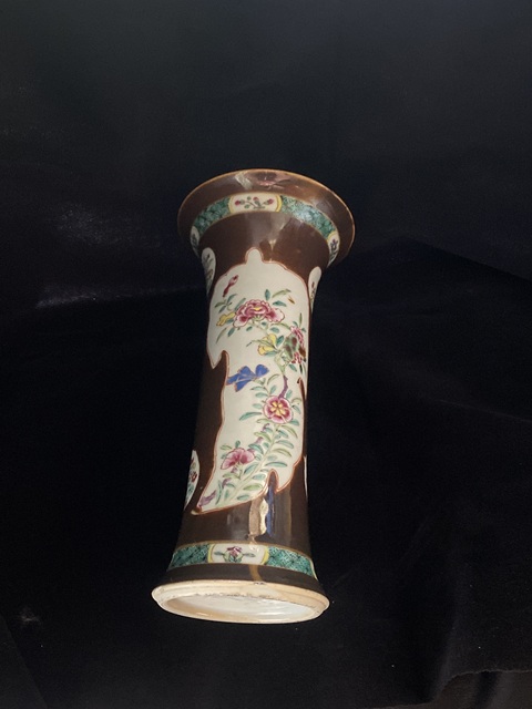 古玩陶瓷(虧出,不議價)清早期紫金釉開窗花卉花觚拍賣,當前價格3200元