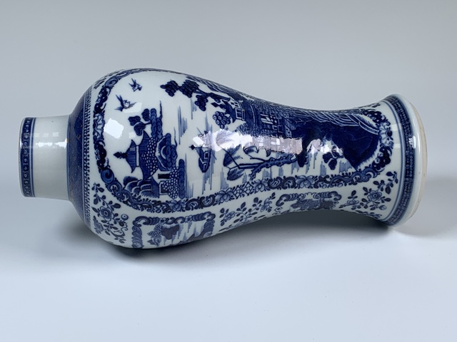 古玩陶瓷清乾隆·細路青花山水樓閣紋雞腿瓶真品鑒賞圖