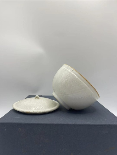 古玩陶瓷晚明德化窯蓋罐拍賣,當(dāng)前價(jià)格4800元