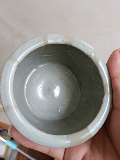 古玩陶瓷館藏級精品南宋龍泉官青瓷三足爐拍賣，當(dāng)前價格9800元