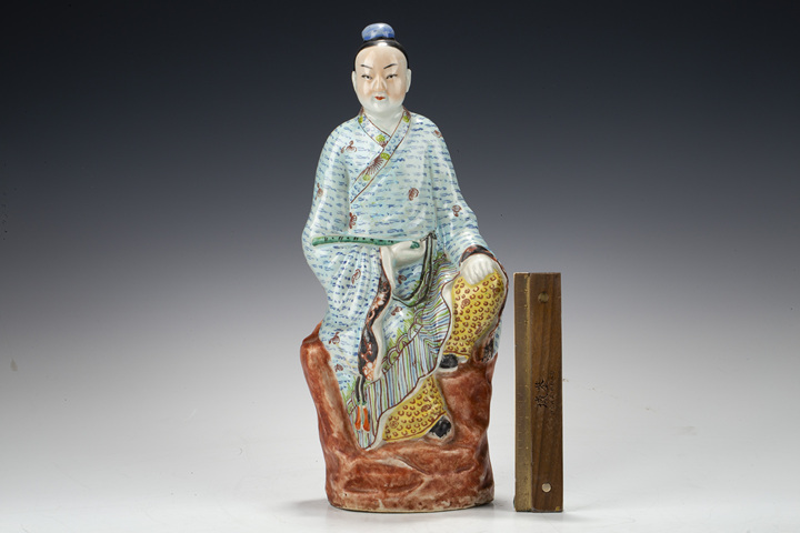 古玩陶瓷民國·粉彩韓湘子人物坐像拍賣,當前價格2188元