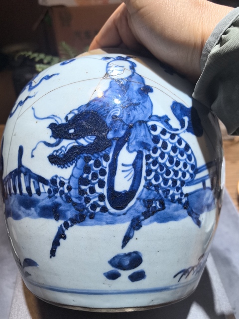 古玩陶瓷麒麟送子青花罐拍賣,當前價格0元