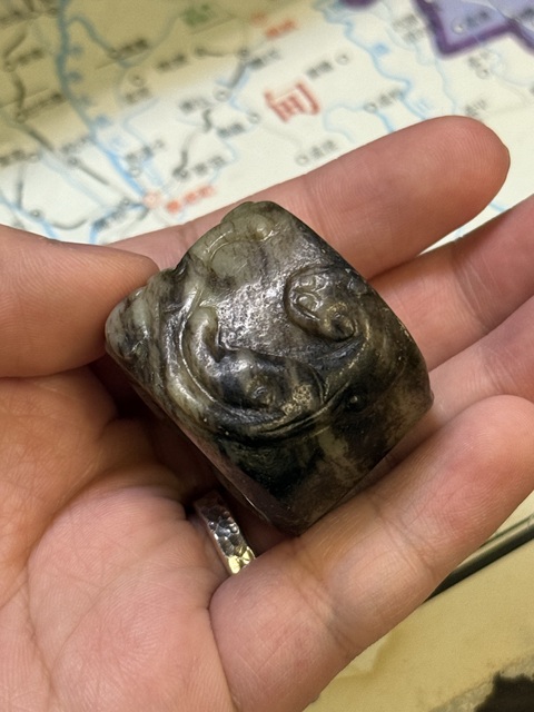 古玩玉器龍紋扳指真品鑒賞圖