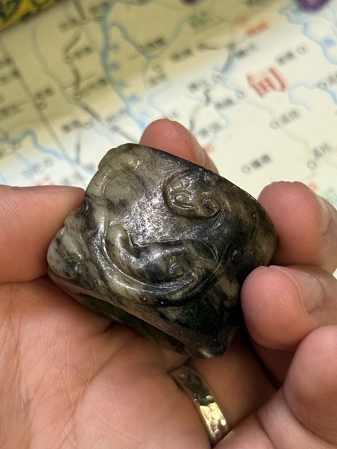 古玩玉器龍紋扳指真品鑒賞圖