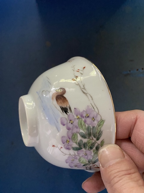 古玩陶瓷粉彩鴛鴦圖茶碗真品鑒賞圖