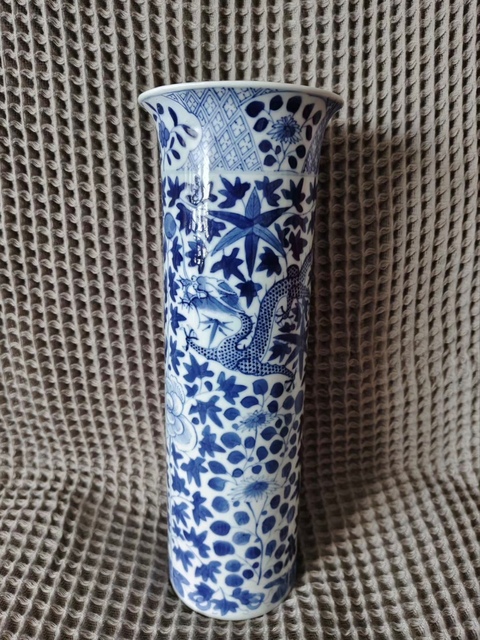 古玩陶瓷青花穿花龍紋箭筒真品鑒賞圖