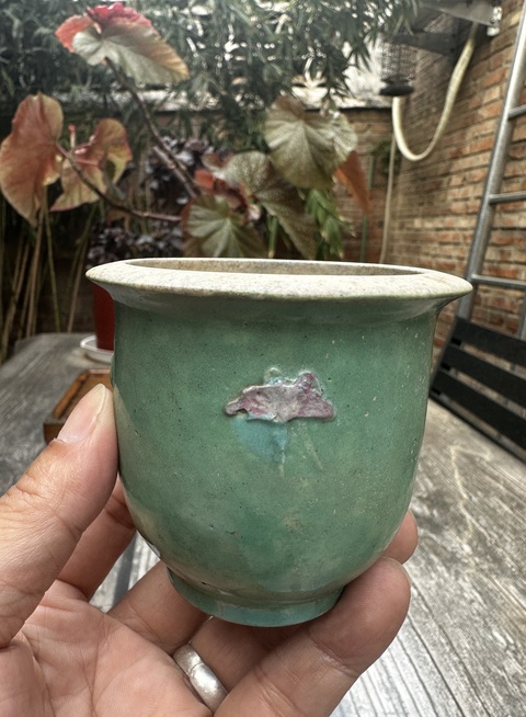 古玩陶瓷花蝶紋素三彩花盆真品鑒賞圖