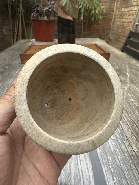 古玩陶瓷花蝶紋素三彩花盆真品鑒賞圖