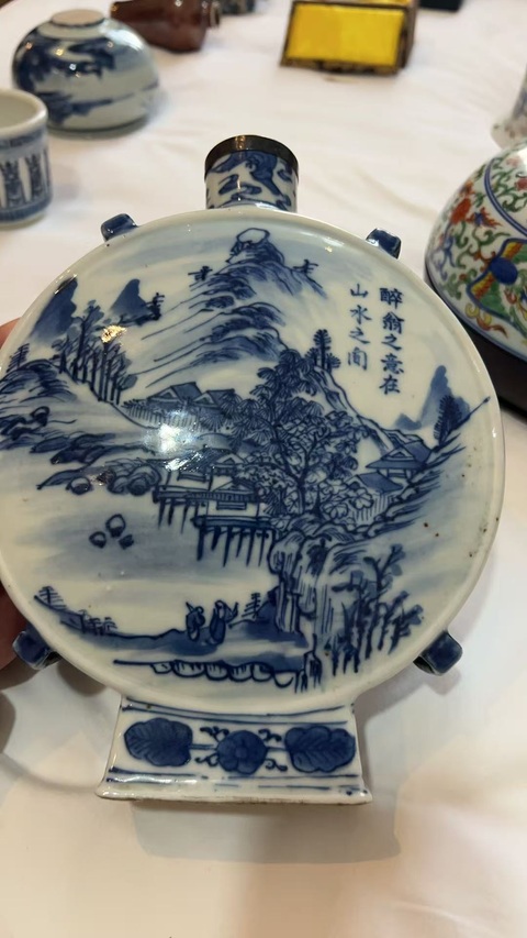 古玩陶瓷青花松竹梅抱月瓶真品鑒賞圖
