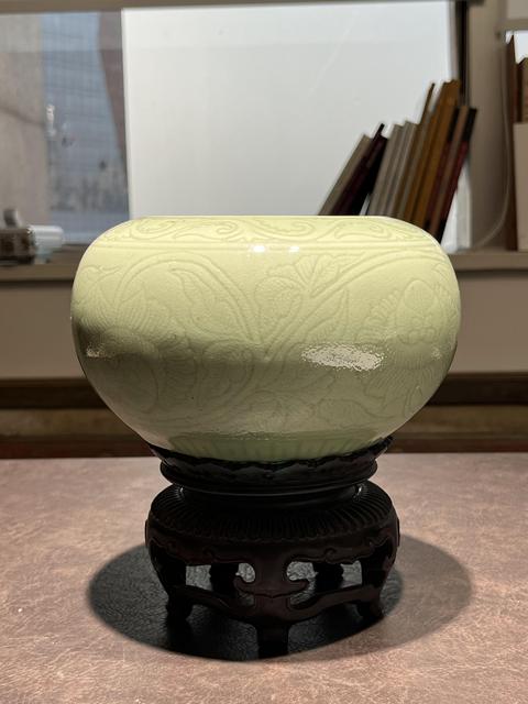 古玩陶瓷冬青釉刻花水洗真品鑒賞圖