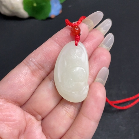 古玩玉器天然和田玉墜真品鑒賞圖