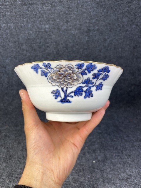 古玩陶瓷青花描金花卉紋花口碗真品鑒賞圖