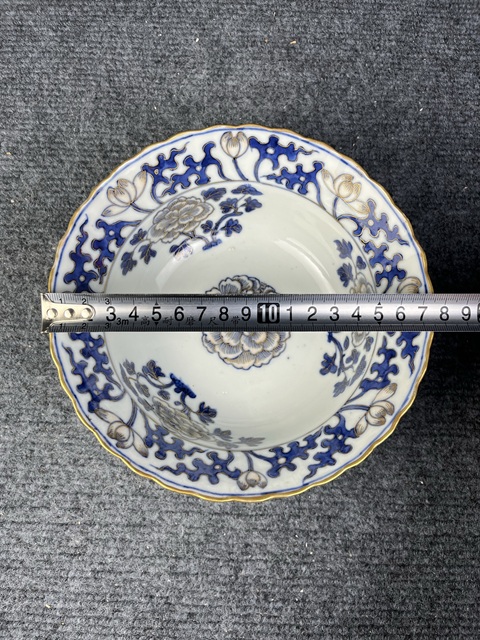 古玩陶瓷青花描金花卉紋花口碗真品鑒賞圖