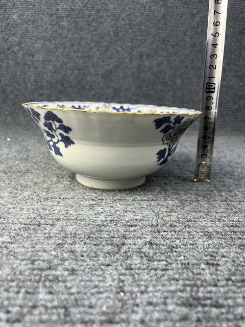 古玩陶瓷青花描金花卉紋花口碗真品鑒賞圖