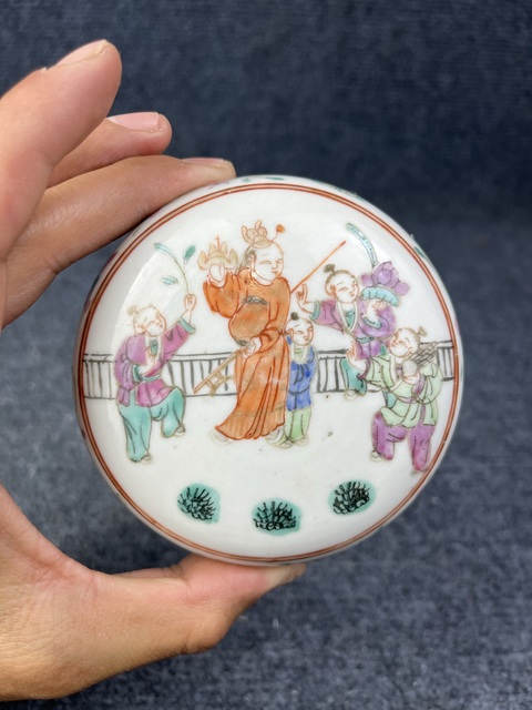 古玩陶瓷粉彩五子奪魁蓋盒拍賣,當前價格1988元