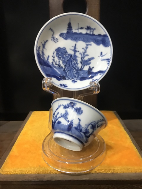古玩陶瓷(館藏級杯碟)清·康熙·訪友圖·青花杯碟套拍賣,當(dāng)前價格1456元