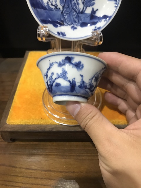古玩陶瓷(館藏級杯碟)清·康熙·訪友圖·青花杯碟套拍賣,當(dāng)前價格1456元