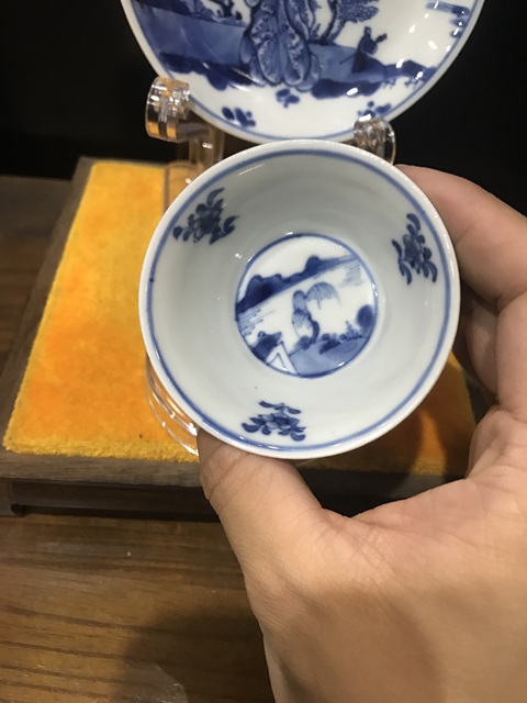 古玩陶瓷(館藏級杯碟)清·康熙·訪友圖·青花杯碟套拍賣,當(dāng)前價格1456元