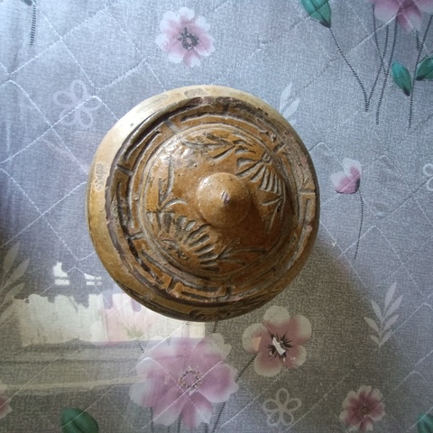 古玩陶瓷陶胎褐釉刻花罐拍賣，當(dāng)前價(jià)格280元