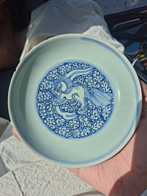 域鉴古玩】乾隆青花缠枝花卉纹八方绣墩