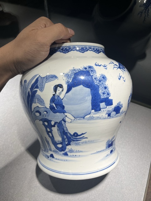 古玩陶瓷人物紋青花將軍罐真品鑒賞圖