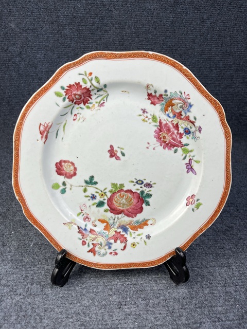 古玩陶瓷乾隆·粉彩花卉紋花口盤真品鑒賞圖