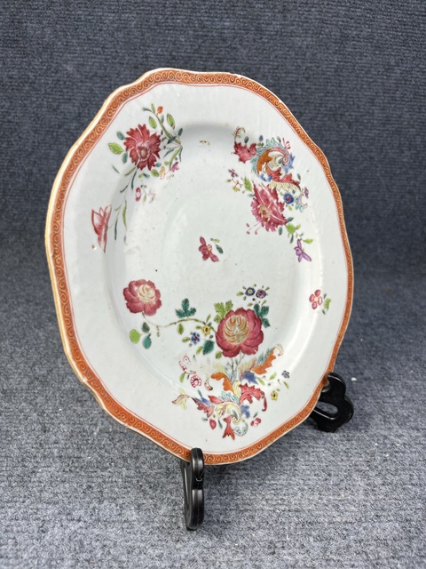 古玩陶瓷乾隆·粉彩花卉紋花口盤真品鑒賞圖