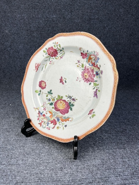 古玩陶瓷乾隆·粉彩花卉紋花口盤真品鑒賞圖