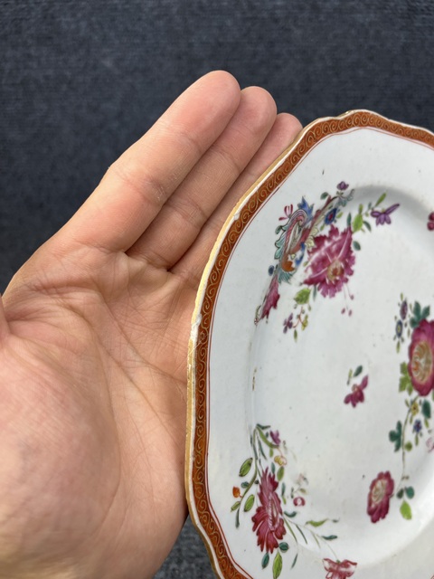 古玩陶瓷乾隆·粉彩花卉紋花口盤真品鑒賞圖