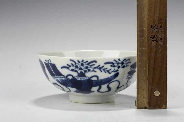 古玩陶瓷晚清·青花博古雜寶紋碗真品鑒賞圖