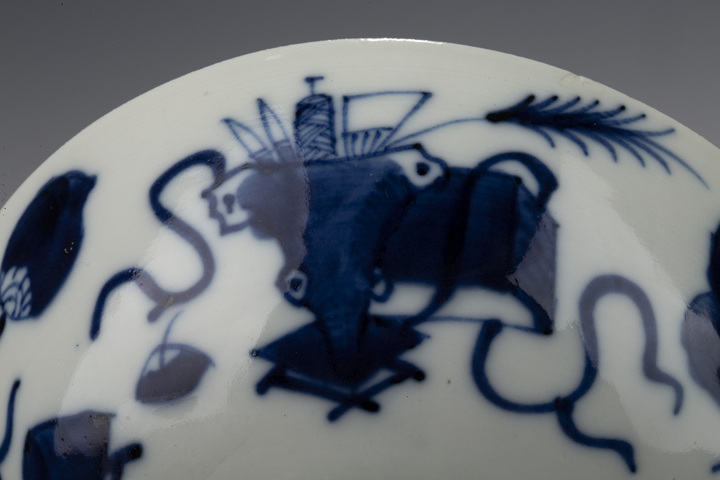 古玩陶瓷晚清·青花博古雜寶紋碗真品鑒賞圖