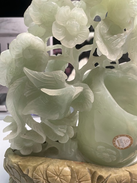 古玩陶瓷創(chuàng)匯·岫玉雕刻花鳥筆筒拍賣，當前價格680元