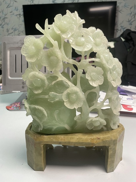 古玩陶瓷創(chuàng)匯·岫玉雕刻花鳥筆筒拍賣，當前價格680元