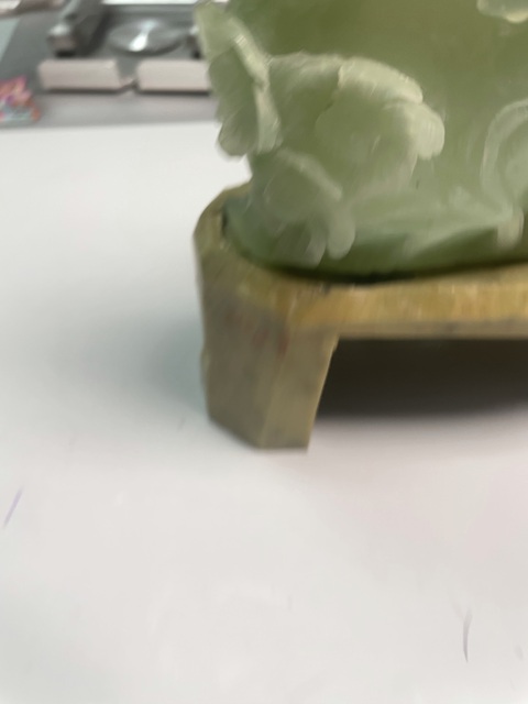 古玩陶瓷創(chuàng)匯·岫玉雕刻花鳥筆筒拍賣，當前價格680元