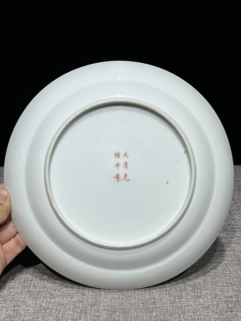 古玩陶瓷民國·粉彩花籃紋盤 真品鑒賞圖