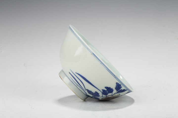 古玩陶瓷清光緒·青花釉里紅牡丹紋碗拍賣(mài),當(dāng)前價(jià)格2288元