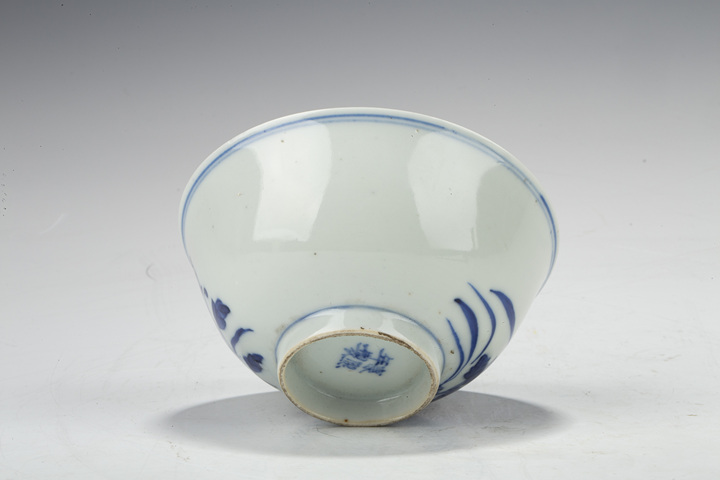 古玩陶瓷清光緒·青花釉里紅牡丹紋碗拍賣(mài),當(dāng)前價(jià)格2288元