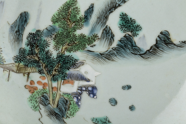 古玩陶瓷清中·粉彩山水樓閣紋盤真品鑒賞圖