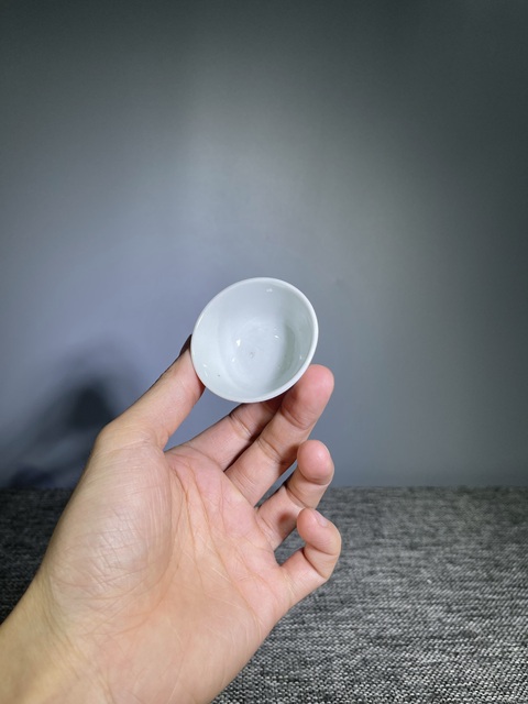 古玩陶瓷晚清白釉杯真品鑒賞圖
